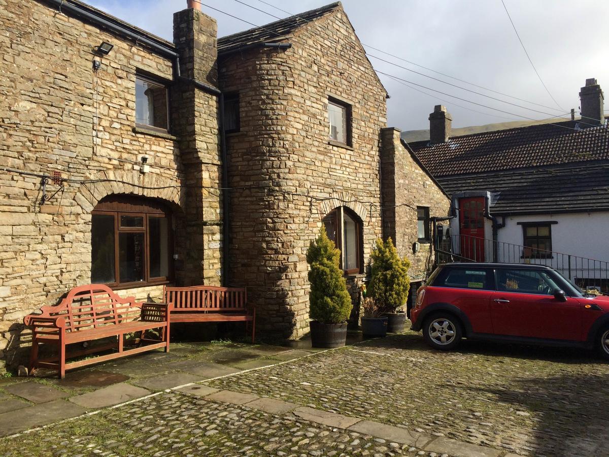 The Fox & Hounds Inn 3*