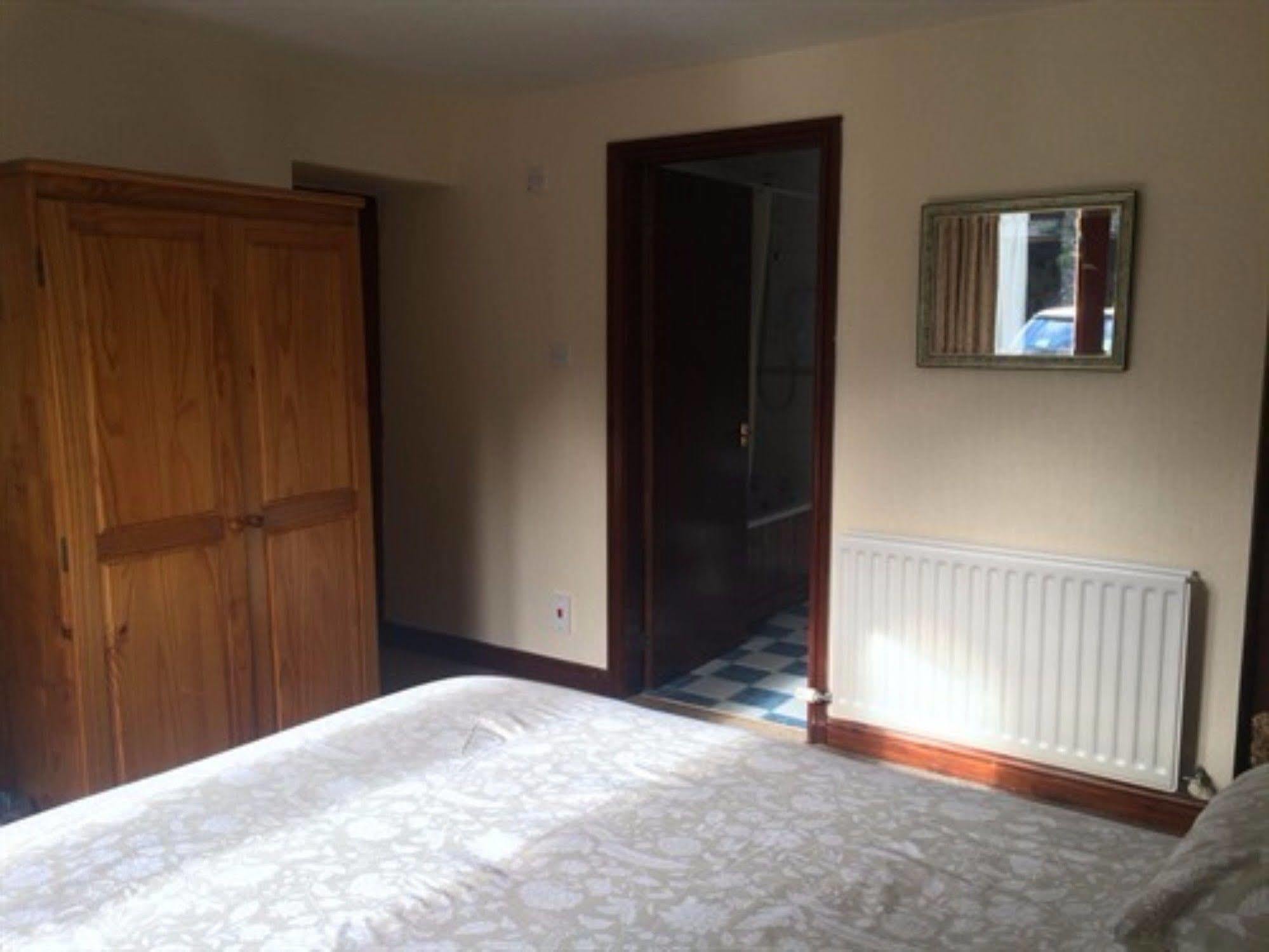 The Fox & Hounds Inn 3*